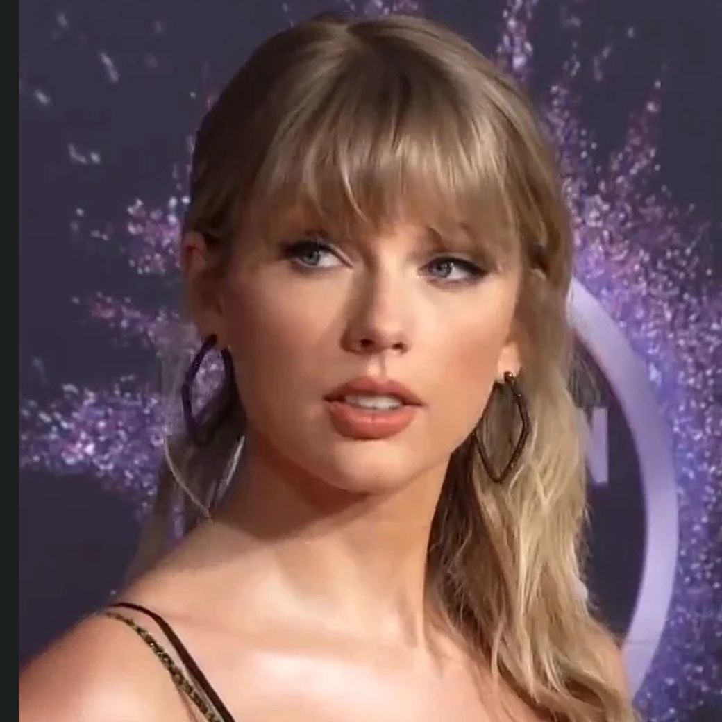 Taylor Swift apresenta as Tticas