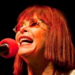 Elis Regina tirou Rita Lee da cadeia.